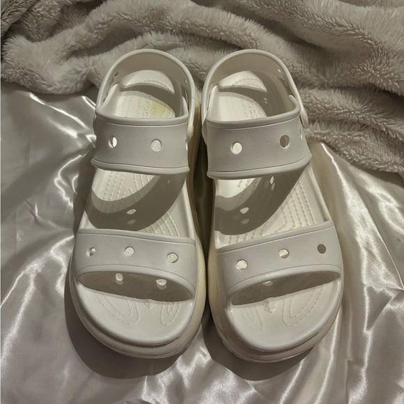 CROCS Women's Mega Crush Sandal - Picture 3 of 8